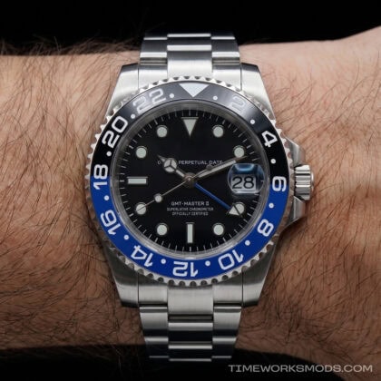 Reloj GMT-Master II de acero en la muñeca