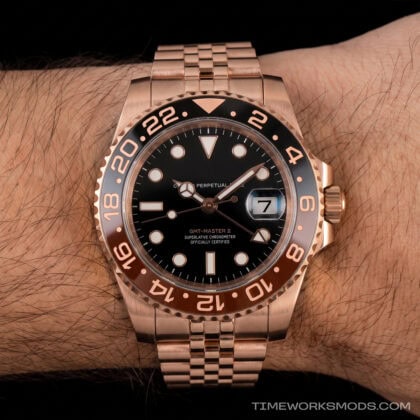 Reloj GMT-Master II de oro rosa en la muñeca