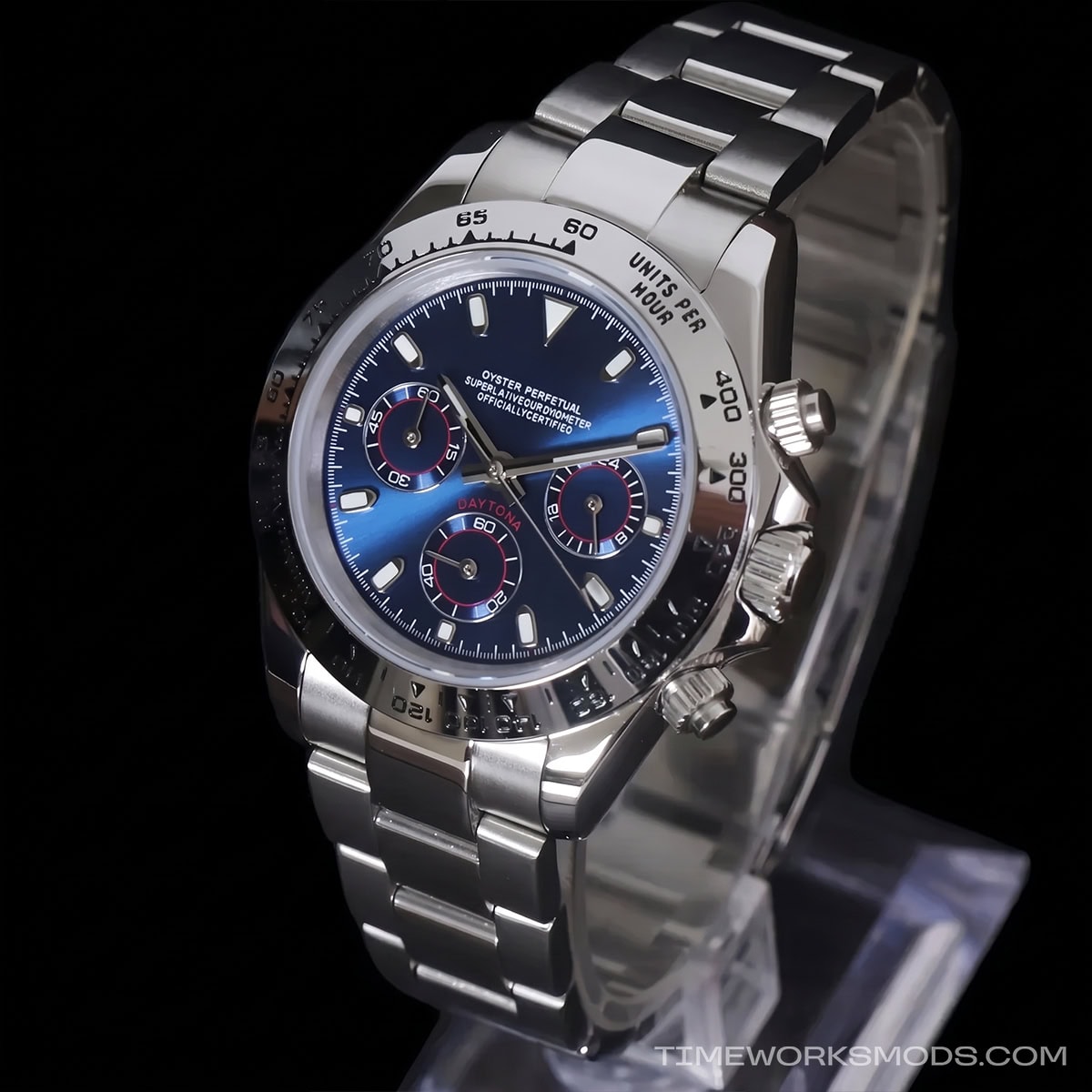 Chronographenuhr aus Edelstahl mit blauem Zifferblatt und Tachymeter-Lünette