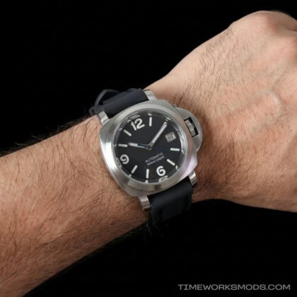 Orologio da polso automatico con cinturino nero al polso